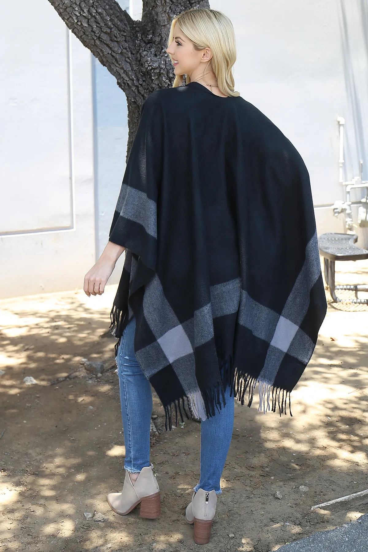 BORDER KNIT FRINGE OPEN FRONT KIMONO