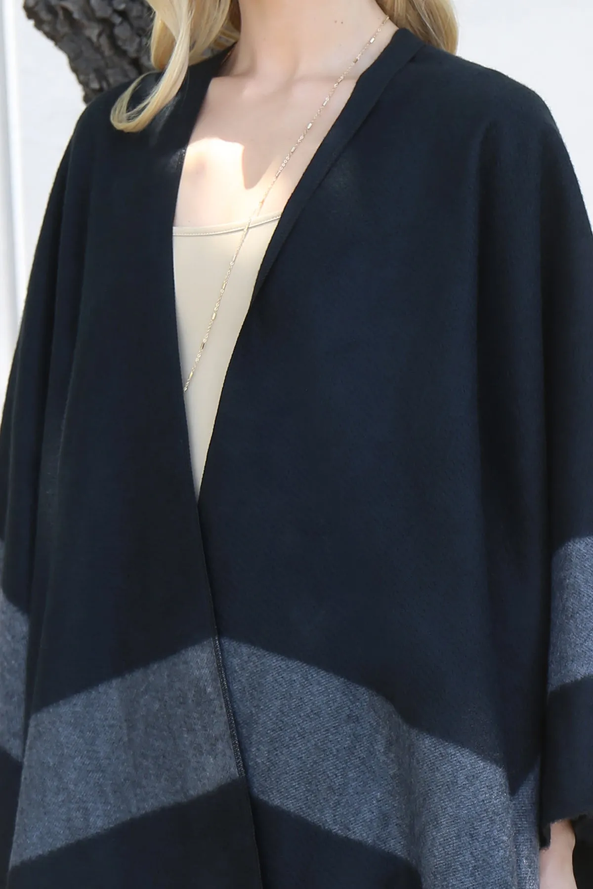 BORDER KNIT FRINGE OPEN FRONT KIMONO