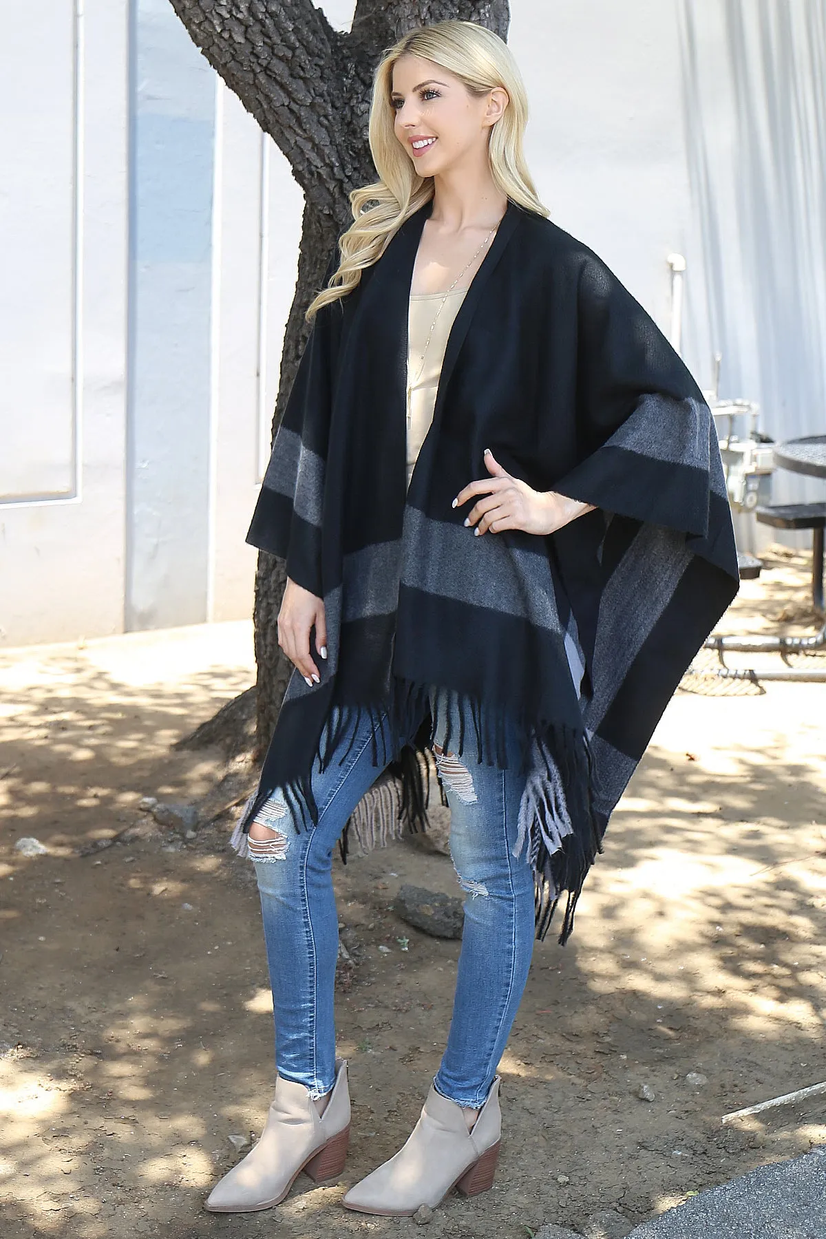 BORDER KNIT FRINGE OPEN FRONT KIMONO