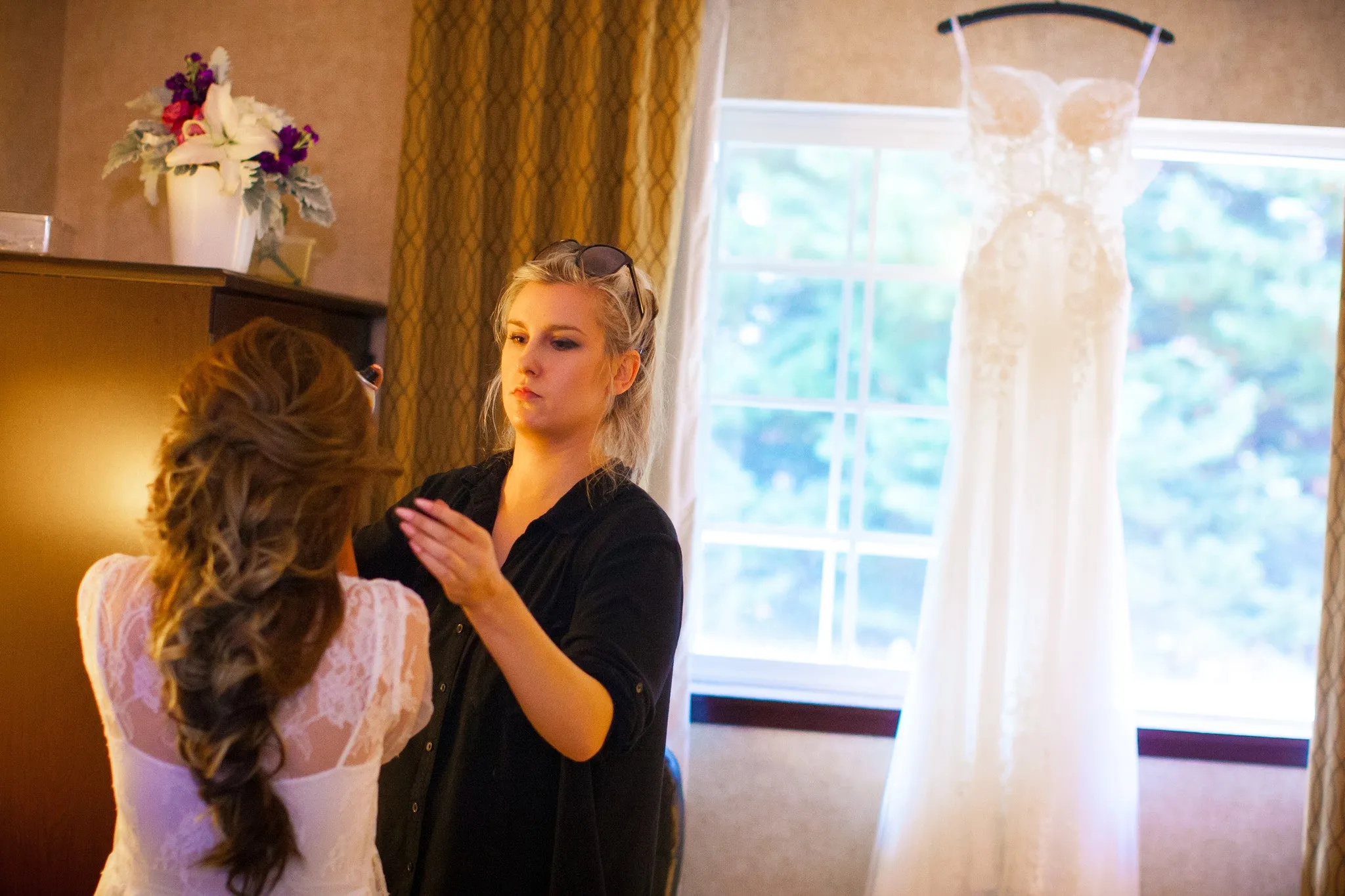 Lace Wedding Gown With Cut-Out (#Cindy)