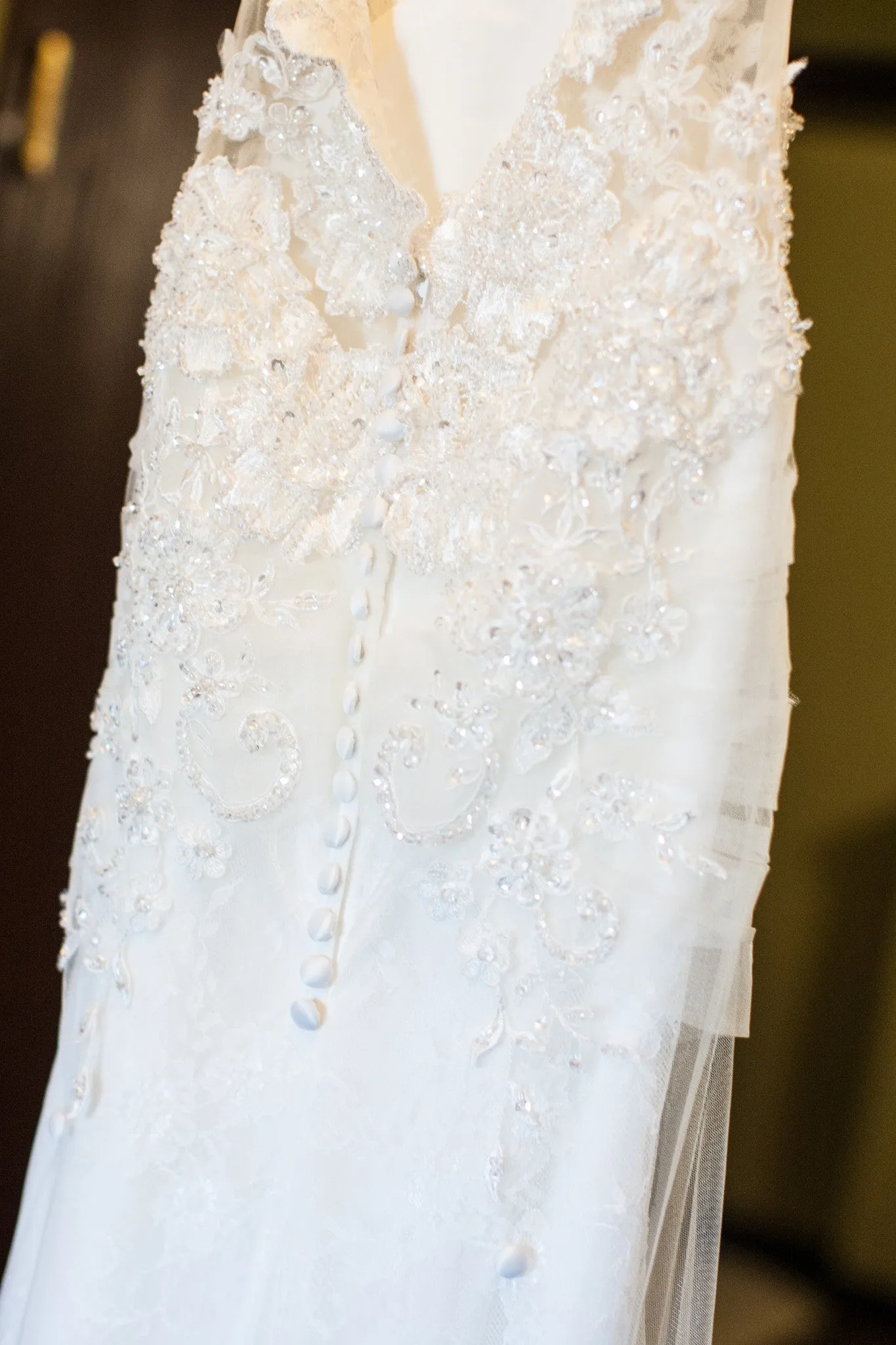 Lace Wedding Gown With Cut-Out (#Cindy)