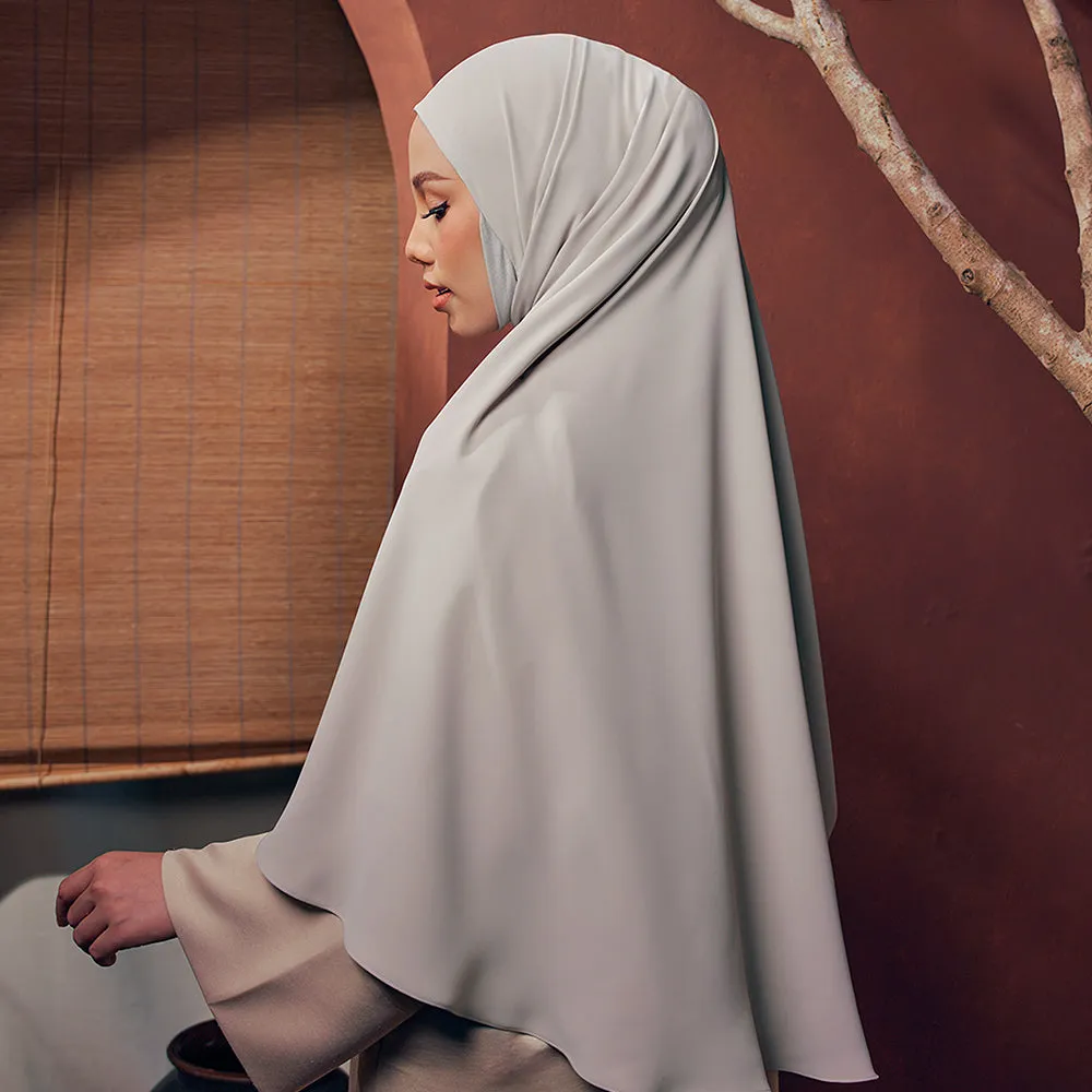 Mina Khimar in Grey