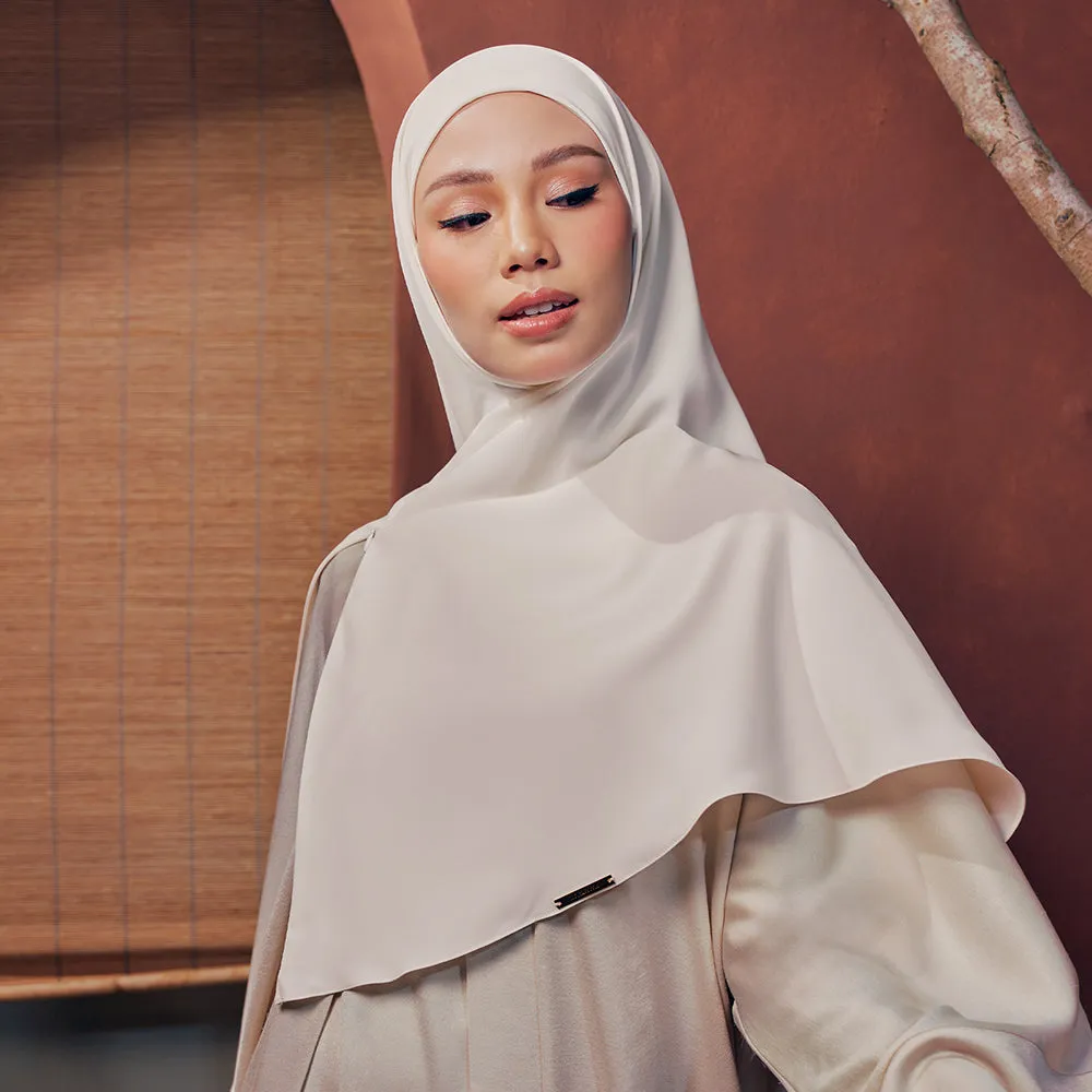 Mina Khimar in White