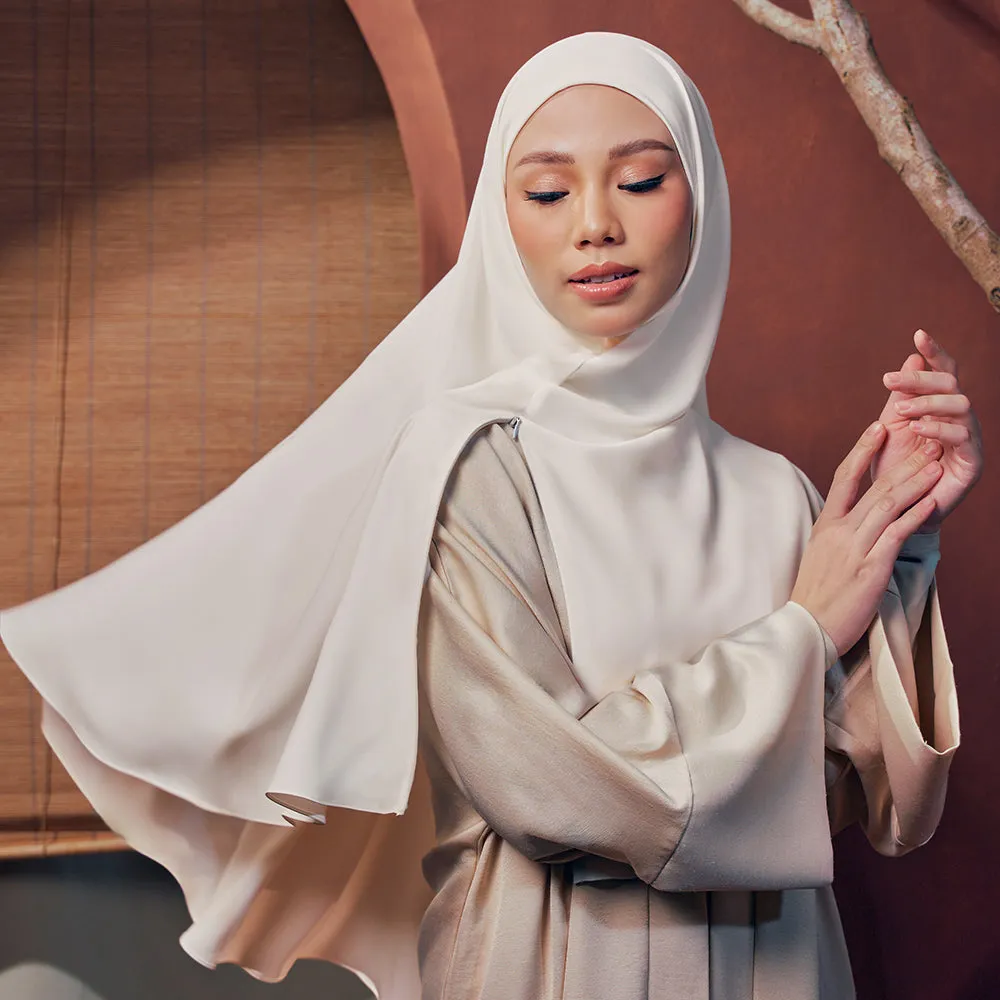 Mina Khimar in White