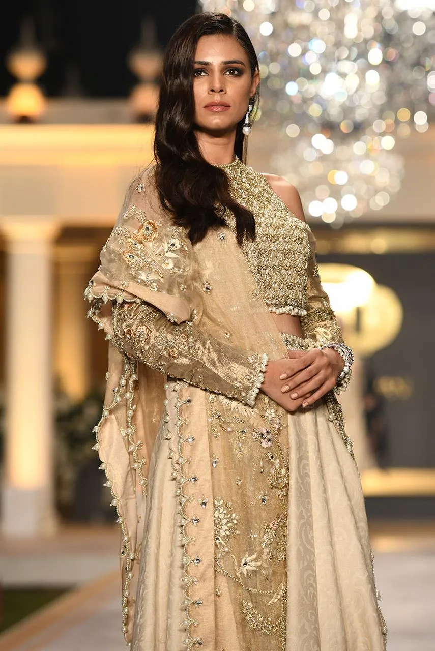 Pakistani Bridal Lehnga in Gold Color for Wedding #J4325