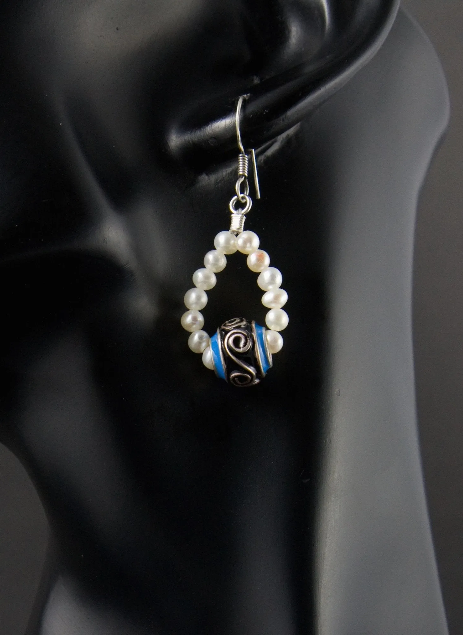 Playful, pearl loop earrings with enamel bead (available in 2 colorways)