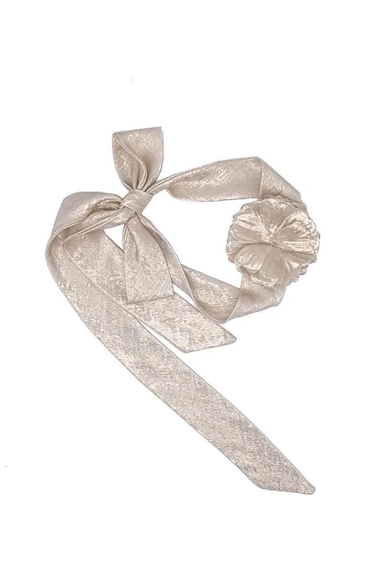 VERA CORSAGE SCARF IN CHAMPAGNE